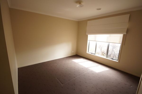 9 Parmentier Way, PAKENHAM, VIC 3810