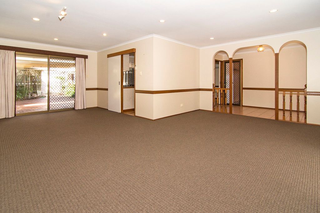 8 Jull Drive, CENTENARY HEIGHTS, QLD 4350
