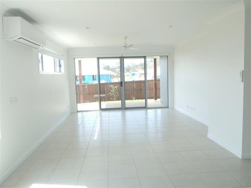 8 Parkway Crescent, KIRKWOOD, QLD 4680
