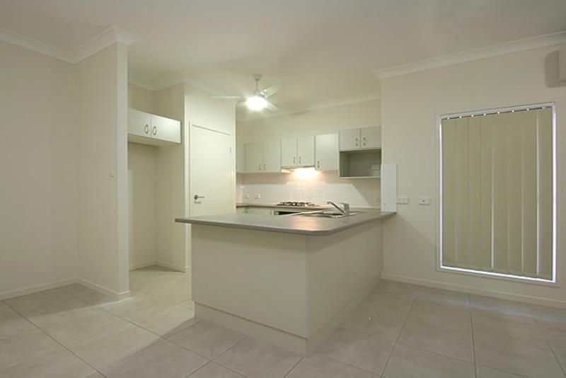 19 Leon Capra Drive, AUGUSTINE HEIGHTS, QLD 4300