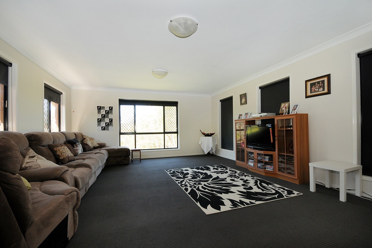 32 Pendoma Drive, HODGSON VALE, QLD 4352
