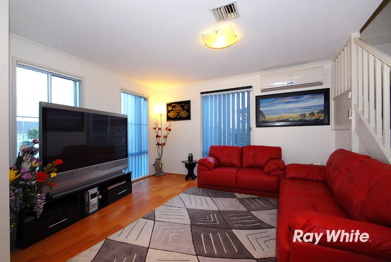 10 Helmsdale Court, CRANBOURNE WEST, VIC 3977