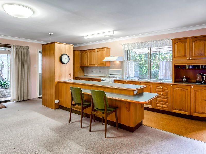 8 Niven Street, STAFFORD HEIGHTS, QLD 4053