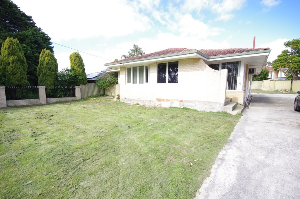 18 Shelvock Crescent, KOONDOOLA, WA 6064