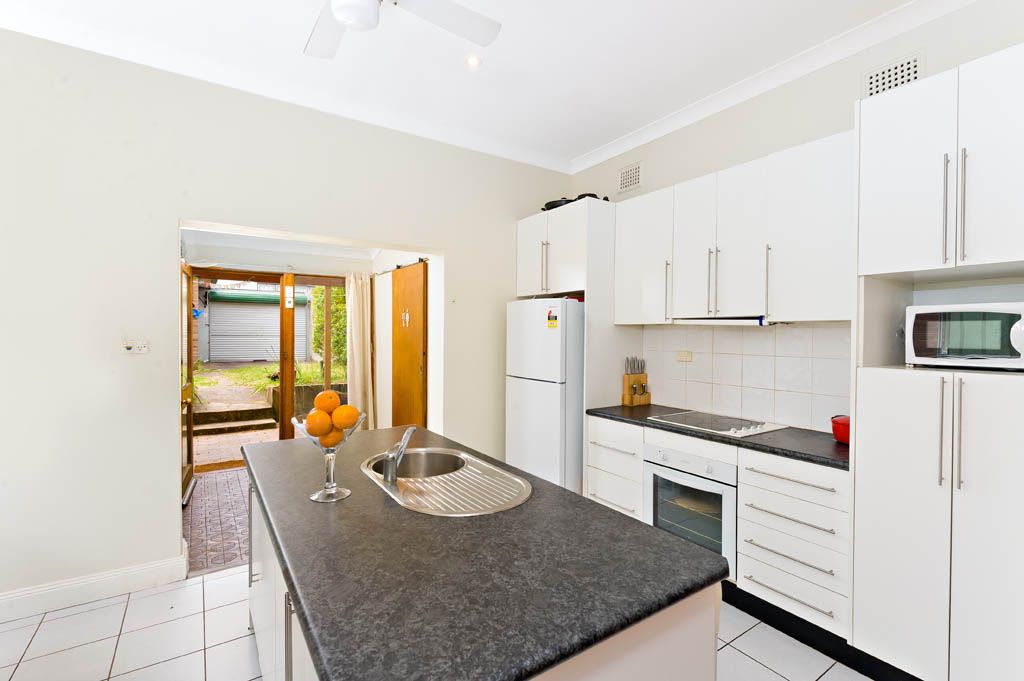 4 Kingston Road, CAMPERDOWN, NSW 2050