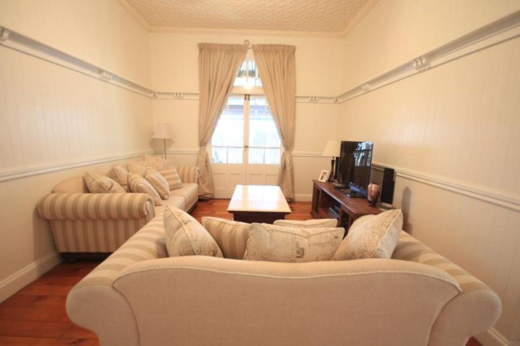 16 Victoria Terrace, ANNERLEY, QLD 4103