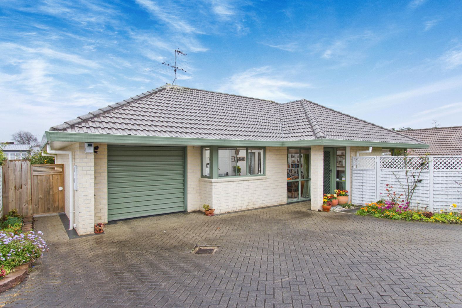 2/14 William Roberts Road, PAKURANGA, Manukau City