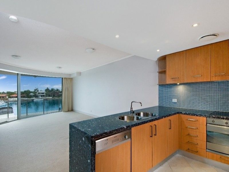 202/13 Nicklin Way, MINYAMA, QLD 4575
