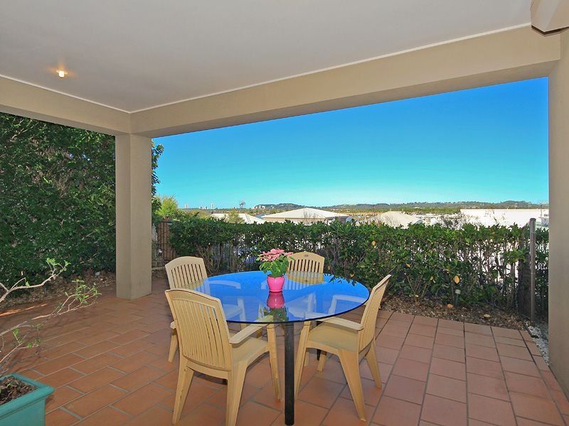 22 Blue Ridge Crescent, VARSITY LAKES, QLD 4227