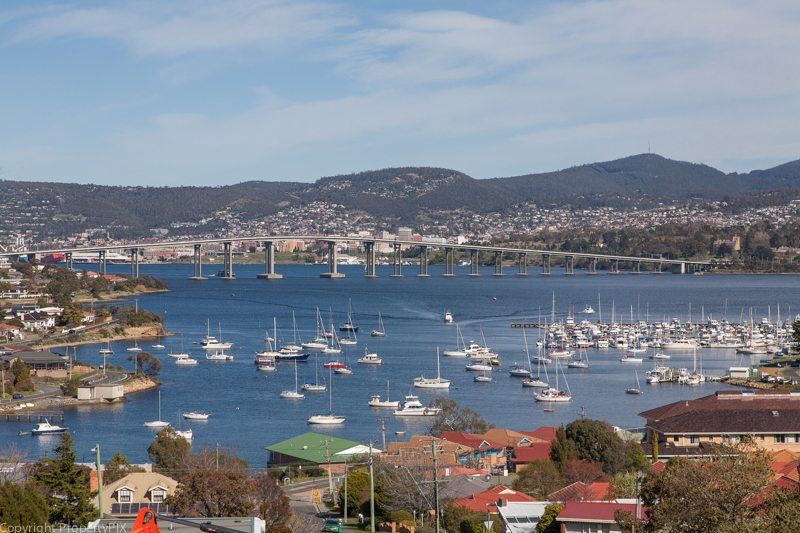 52 Malunna Road, LINDISFARNE TAS 7015
