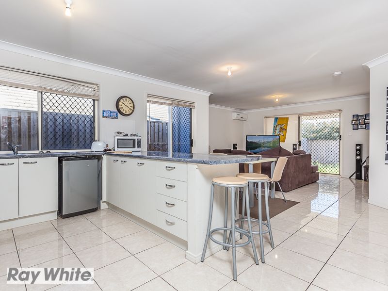 7 Riviera Crescent, NORTH LAKES, QLD 4509