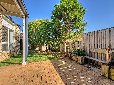7 Grenada Court, VARSITY LAKES, QLD 4227