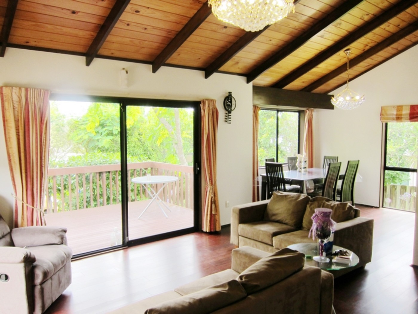 8 Tahinga Street, NORTHCOTE, North Shore City