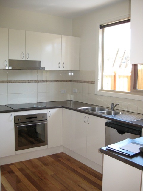 2/37 WILLESDEN Road, HUGHESDALE, VIC 3166