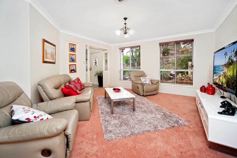 9 Barnes Crescent, MENAI, NSW 2234