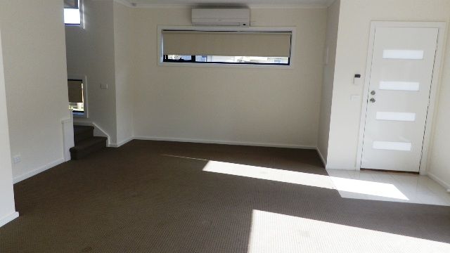 1/217  Corrigan Road, NOBLE PARK, VIC 3174