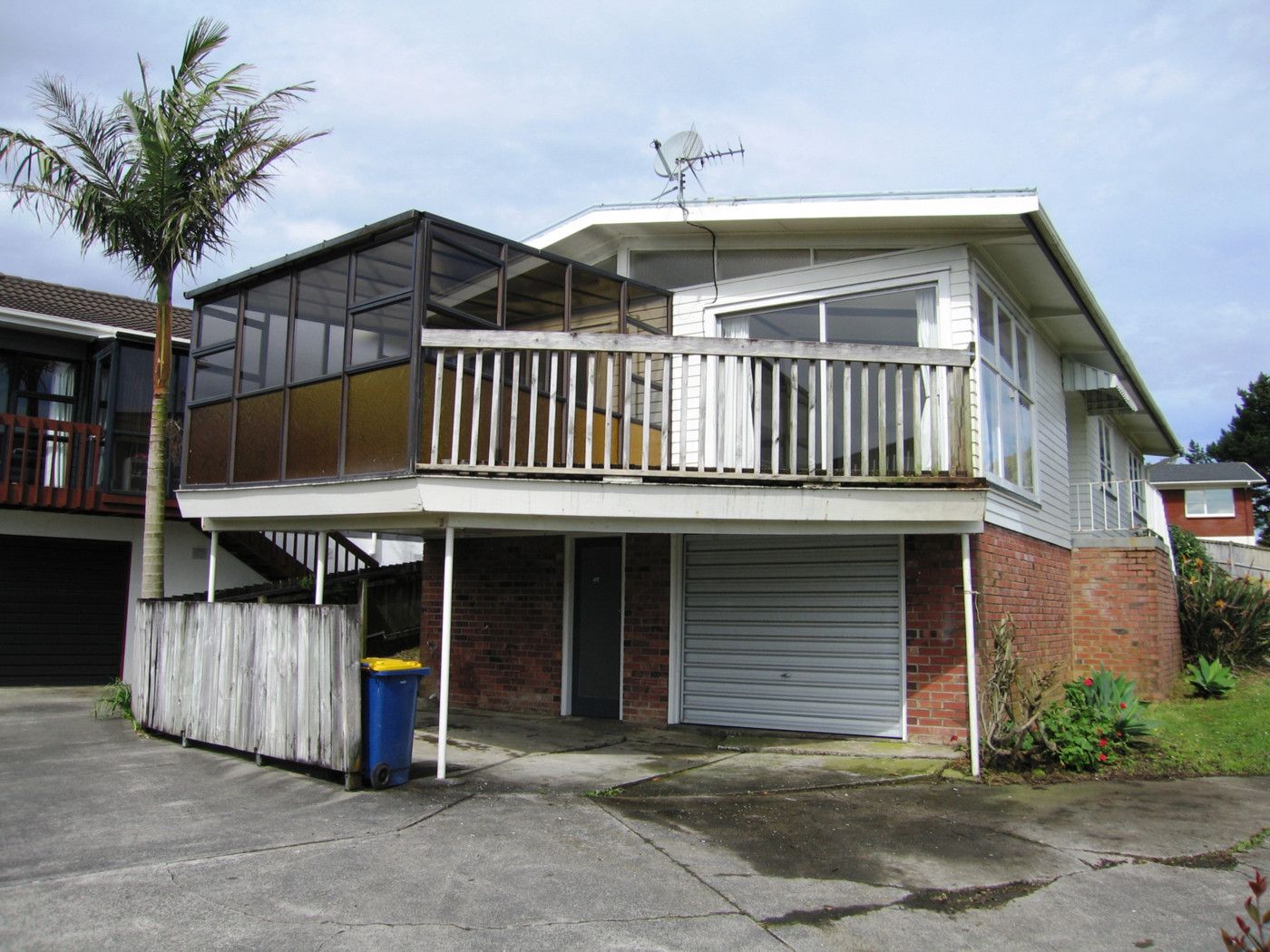 1/104 Bond Crescent, FORREST HILL, North Shore City