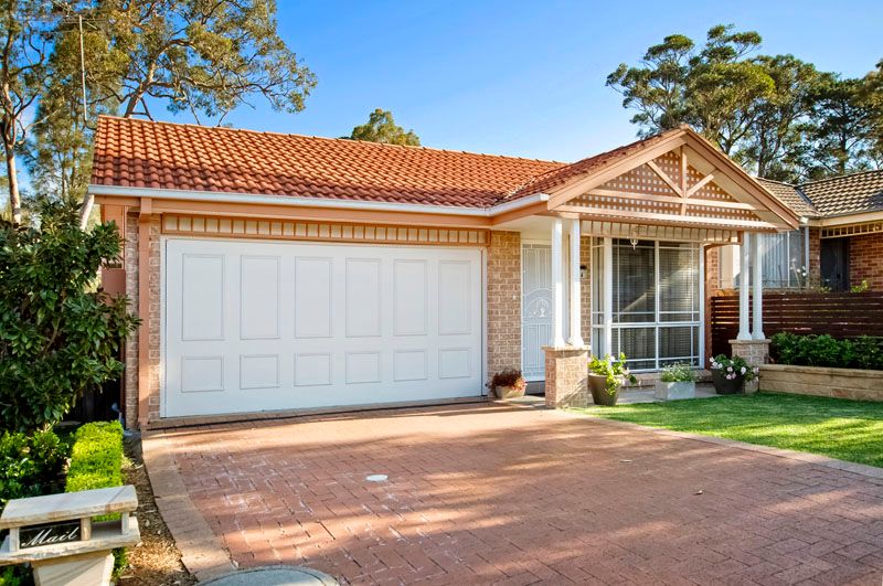 4 Arnold Place, MENAI NSW 2234