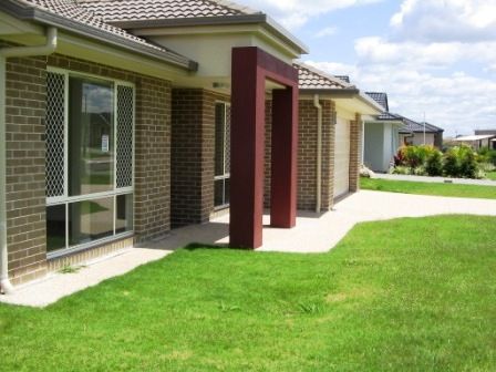 28 Lakeland Drive, TANAH MERAH, QLD 4128