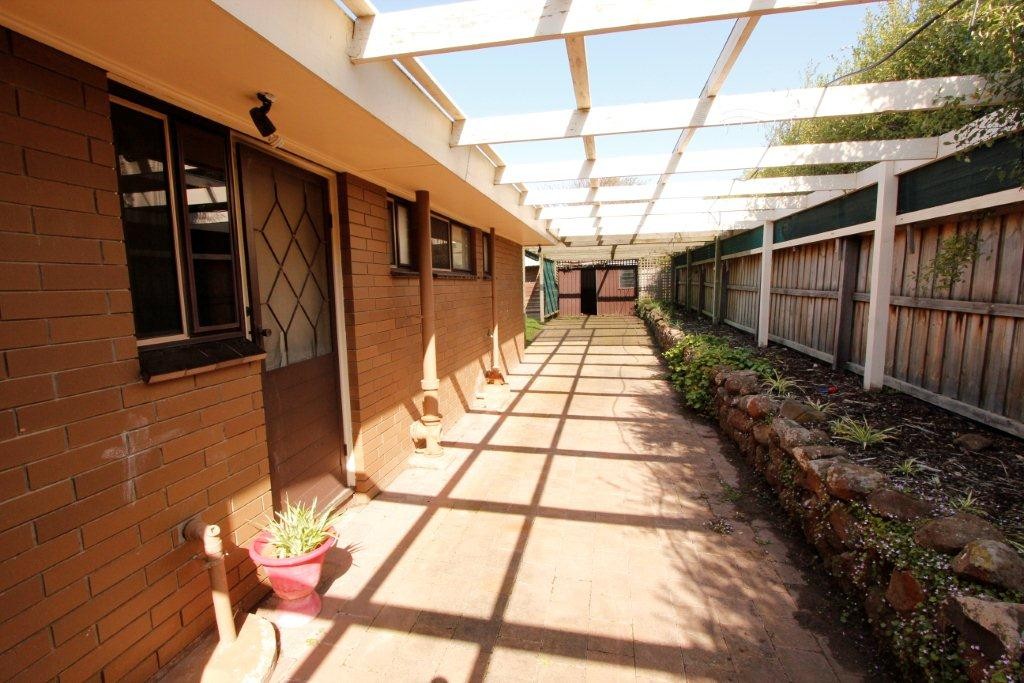 27 Gwyther Road, HIGHTON, VIC 3216