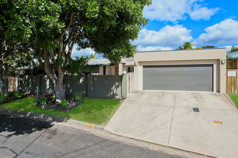 29 Curlew Crescent, BURLEIGH WATERS QLD 4220