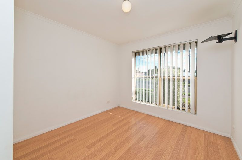 64 Mary Street, LARGS BAY, SA 5016
