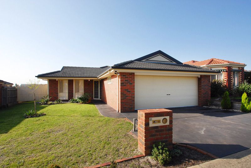 8 Grove Court, CARRUM DOWNS VIC 3201