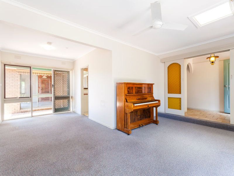 25 Carnarvon Drive, GROVEDALE, VIC 3216
