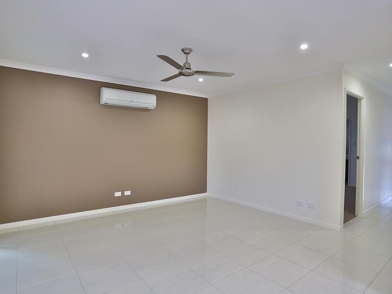 60 Merimbula Crescent, FITZGIBBON, QLD 4018