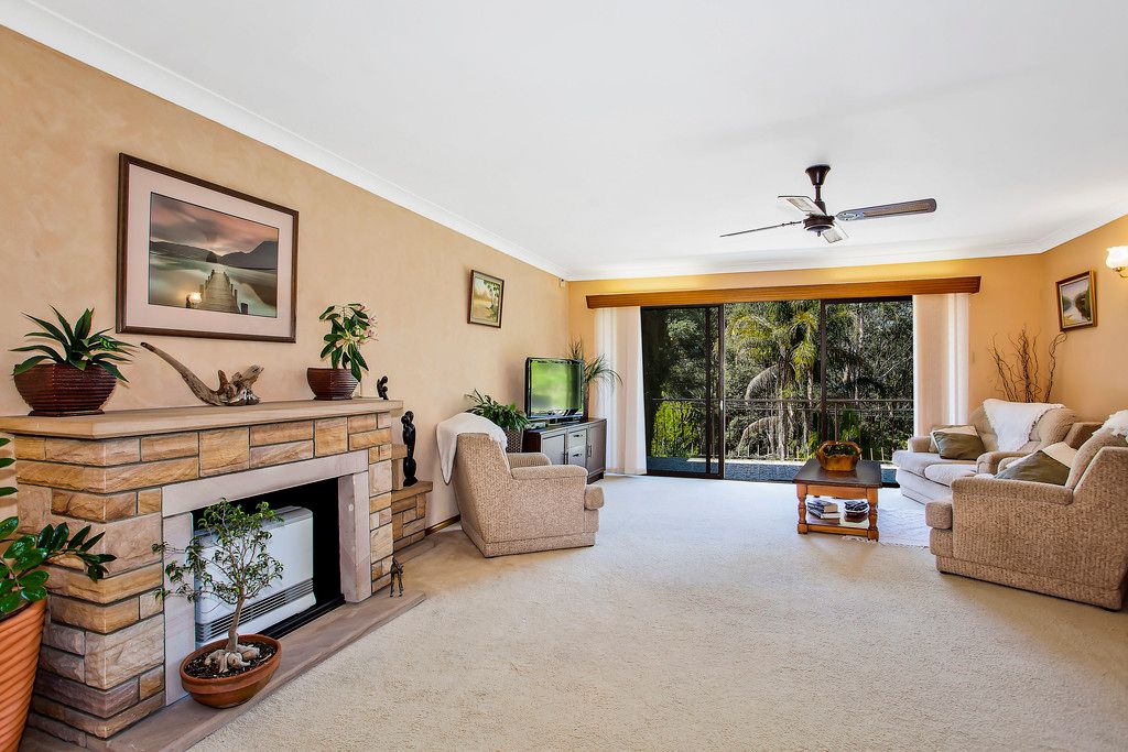 61 Lake Shore Drive, NORTH AVOCA NSW 2260