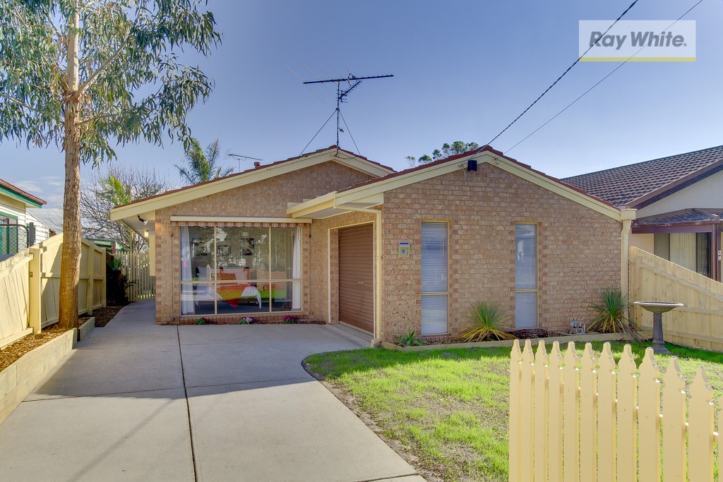 16 Sixth Avenue, ROSEBUD, VIC 3939