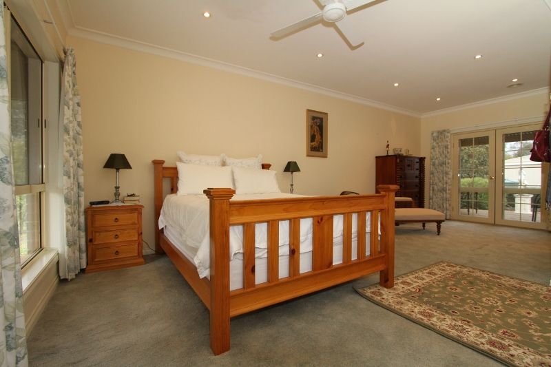 8 Meadow Court, STRATHFIELDSAYE, VIC 3551