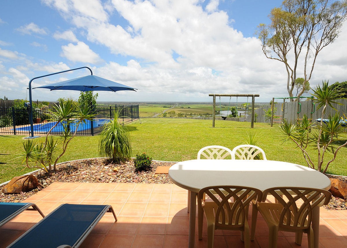 8 Regency Avenue, URRAWEEN, QLD 4655