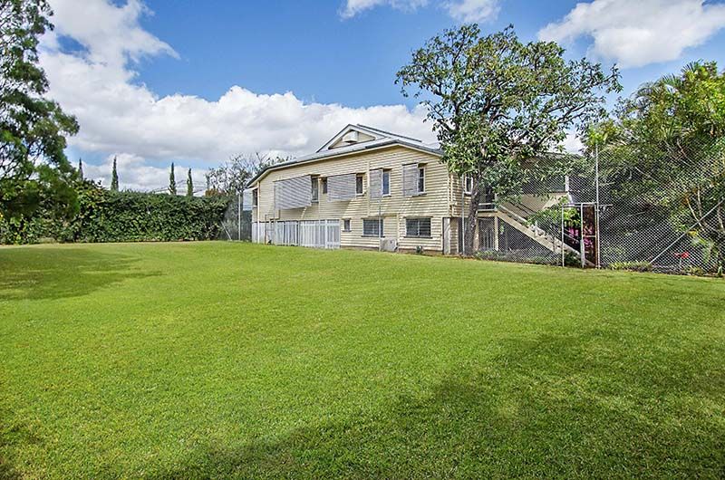 19 Bourne Street, CLAYFIELD, QLD 4011
