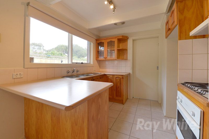 8 Ashton Road, FERNTREE GULLY, VIC 3156
