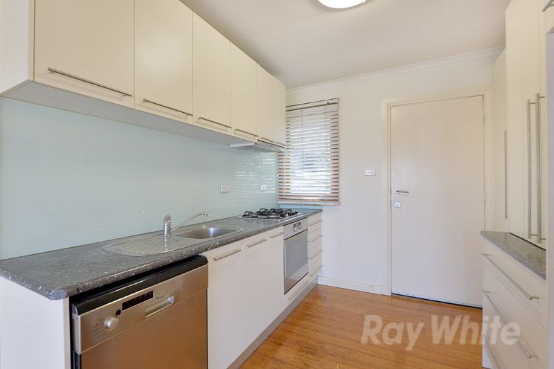 4 Winwood Drive, FERNTREE GULLY, VIC 3156