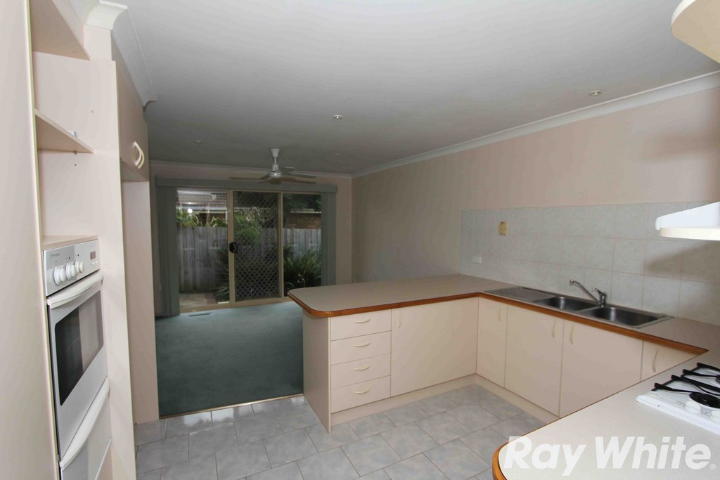 2/2 Karoo Road, ROWVILLE, VIC 3178