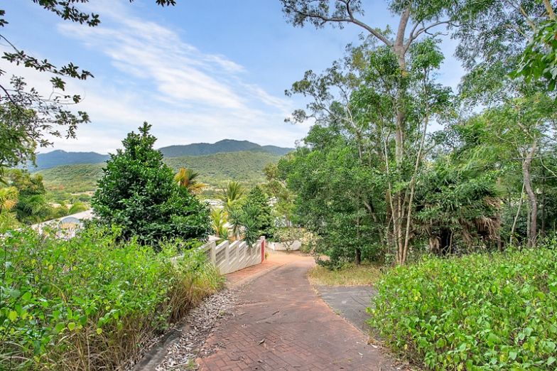 TRINITY BEACH, QLD 4879