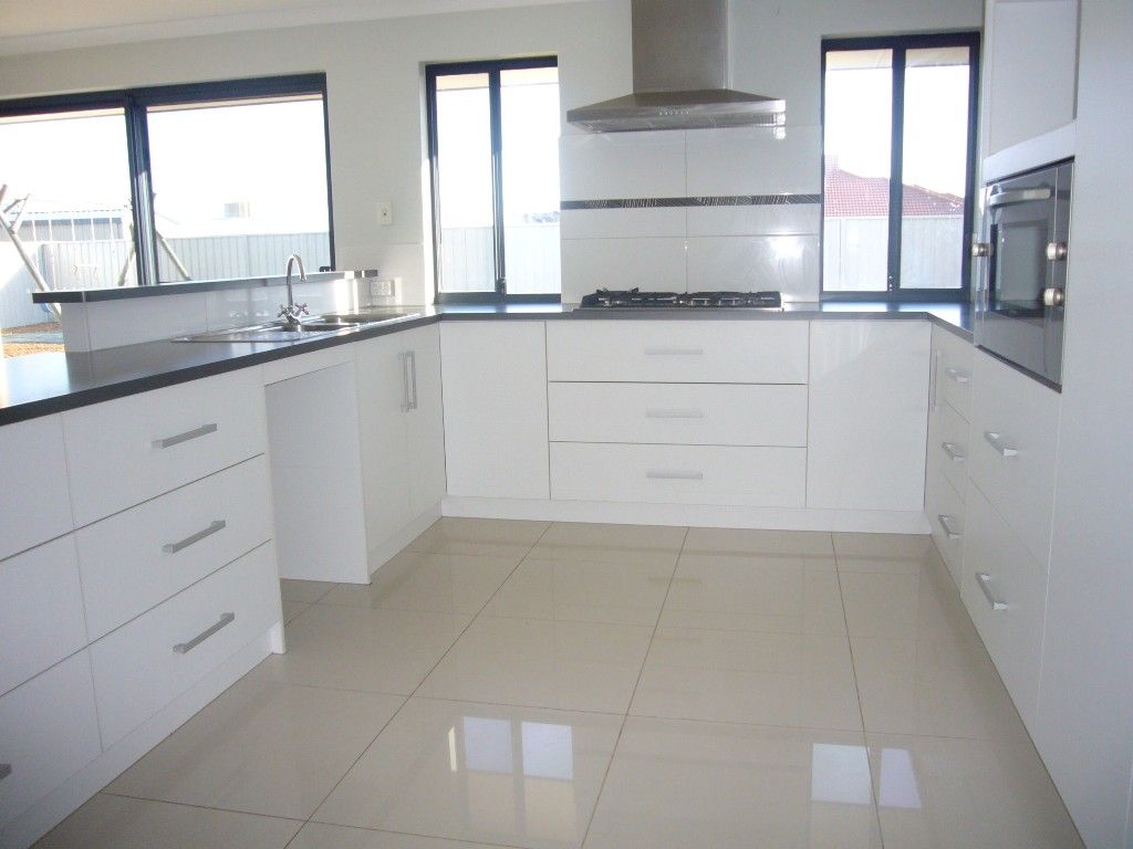 32 Yolanda Edge, WANDINA, WA 6530