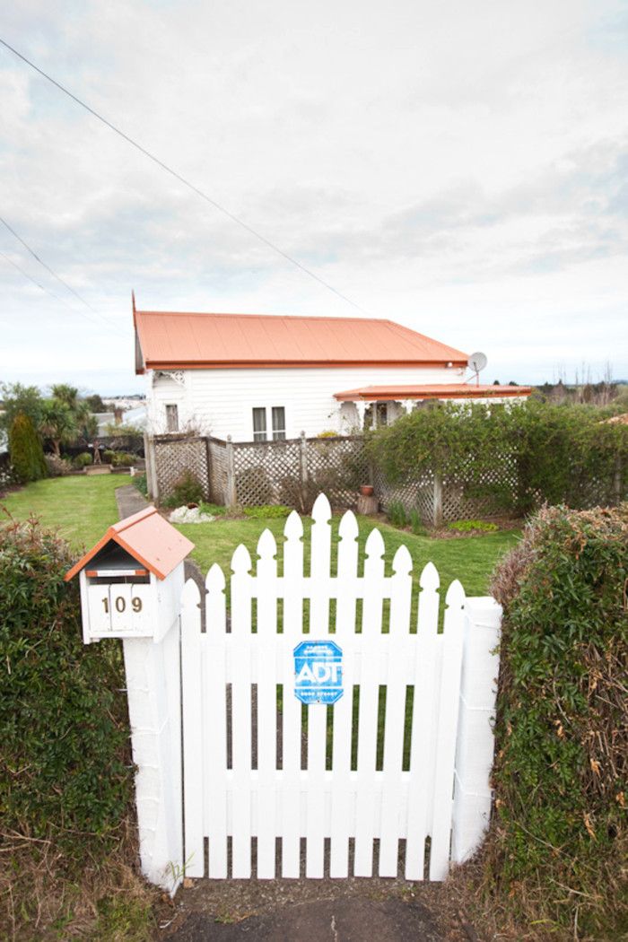 109 Tuhikaramea Road, DINSDALE, Hamilton City