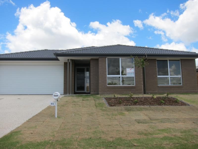 45 Milly Circuit, ORMEAU, QLD 4208