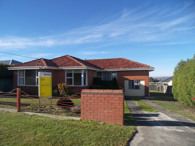 16 Arnold Street, NEWNHAM TAS 7248