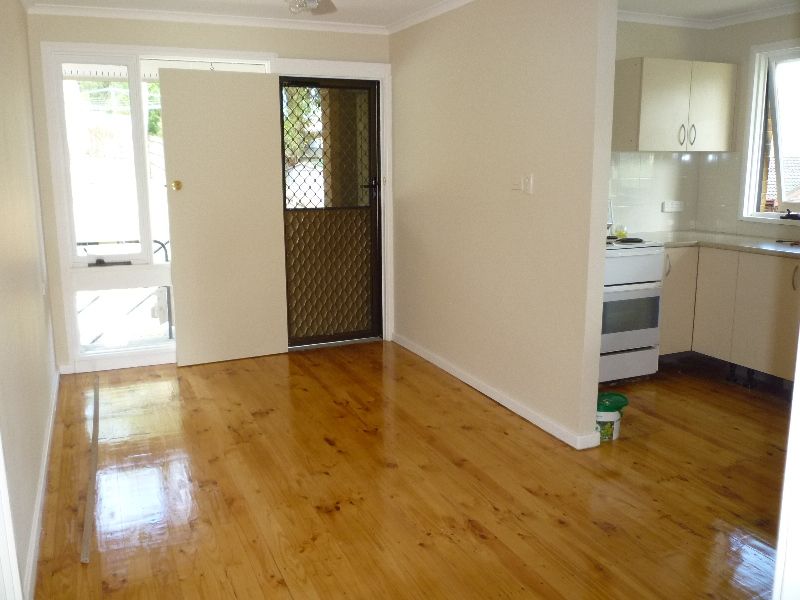 4 Quigley Road, BOLTON POINT, NSW 2283
