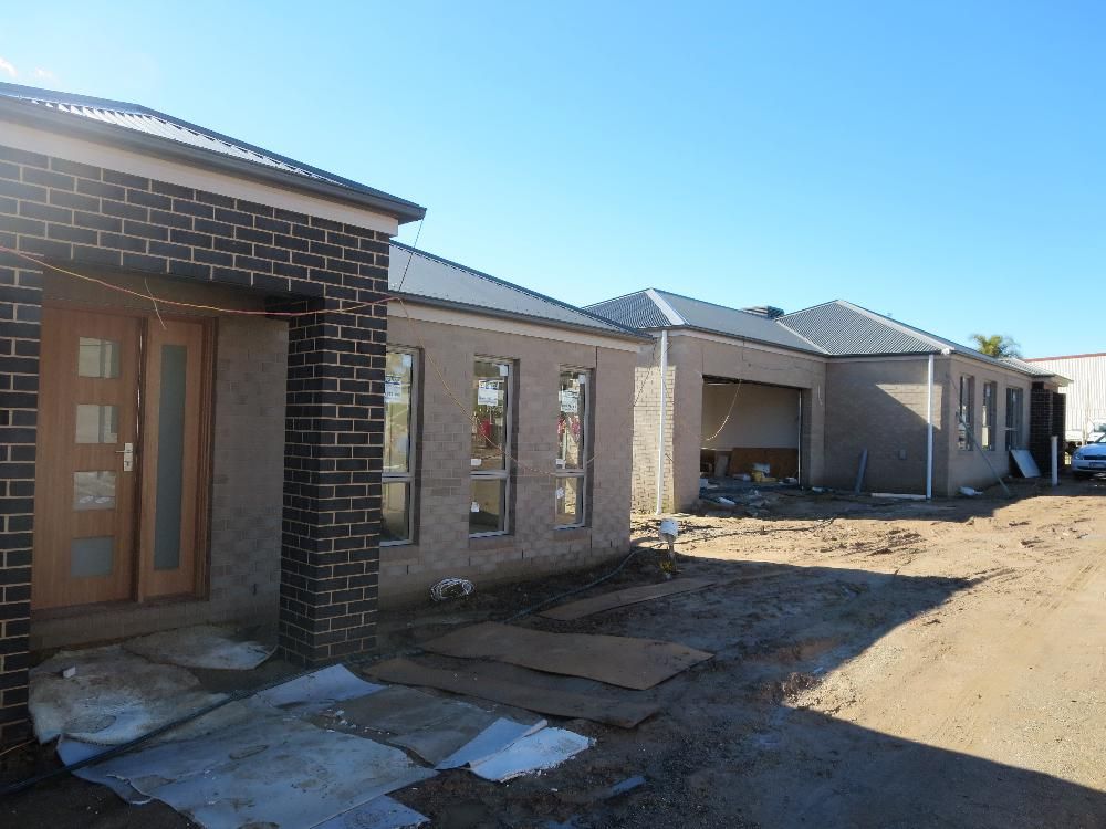 9 Donnolley Court, LAVINGTON NSW 2641
