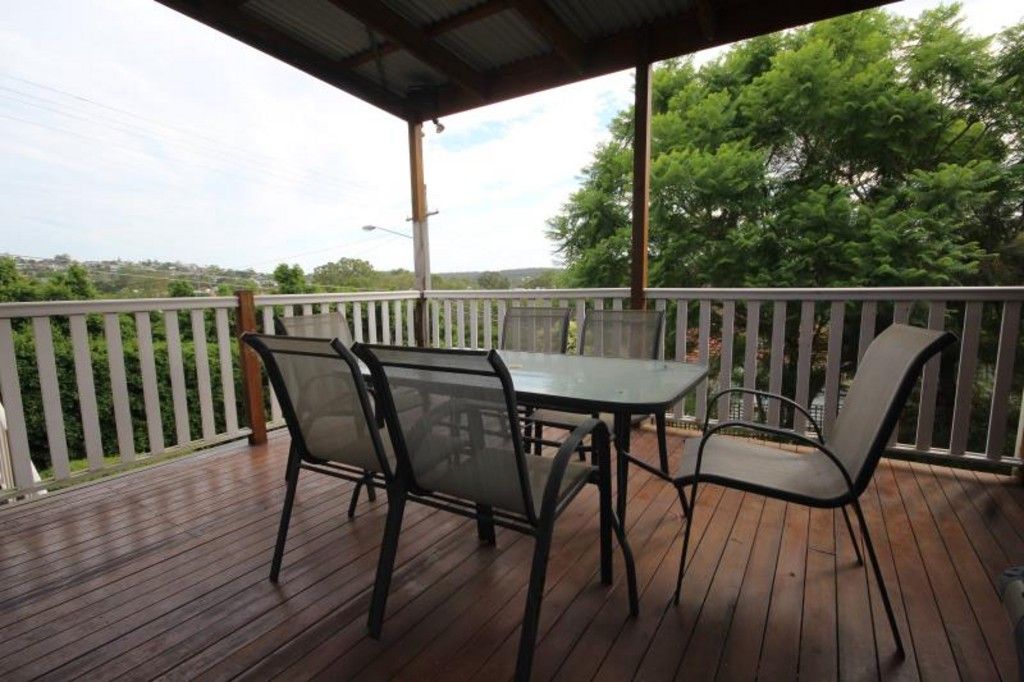 19 Lamrock Street, HOLLAND PARK WEST, QLD 4121