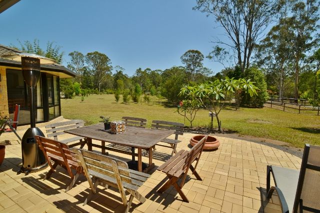 62 Whites Road, LANDSBOROUGH, QLD 4550