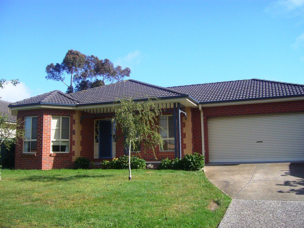 18 St Swindons Avenue, LAKE GARDENS, VIC 3355