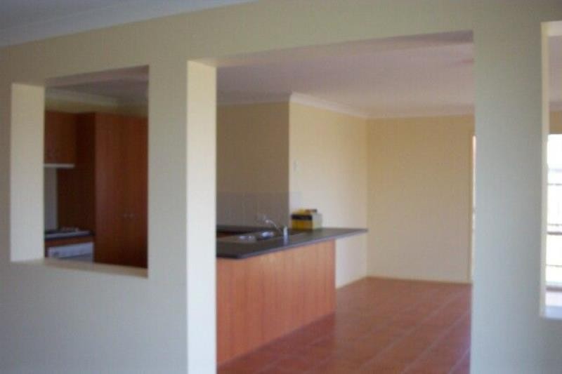 8 Nique Court, SCARBOROUGH, QLD 4020