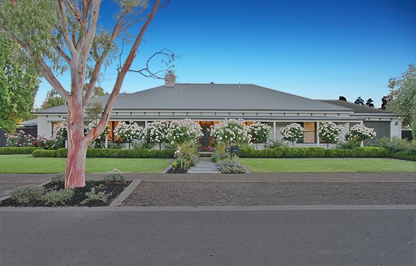 45 Woodstock Drive, DOREEN, VIC 3754