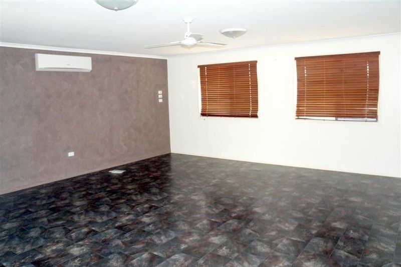 5 McIver Road, CLINTON, QLD 4680